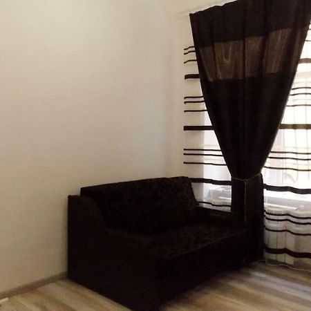 Apartment At Teodora Sqr Lviv Extérieur photo