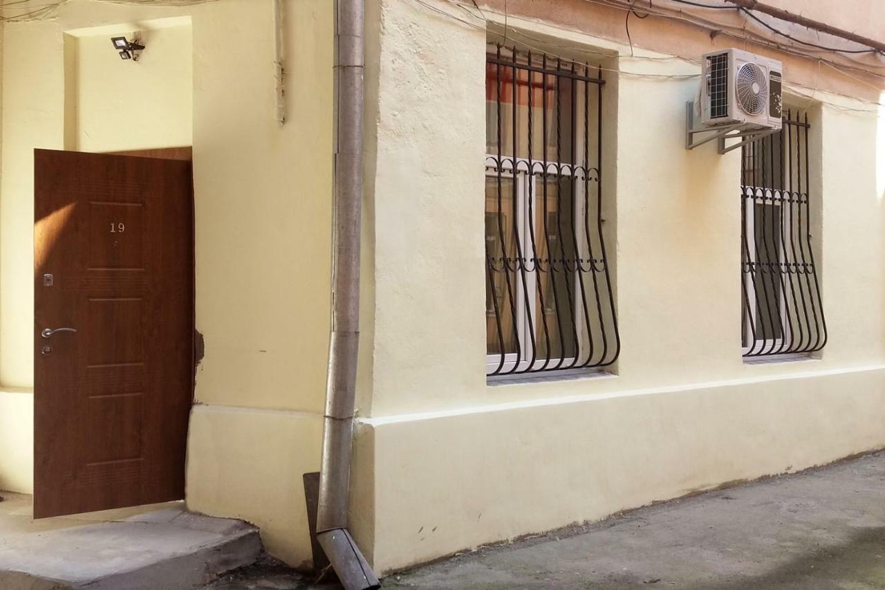 Apartment At Teodora Sqr Lviv Extérieur photo
