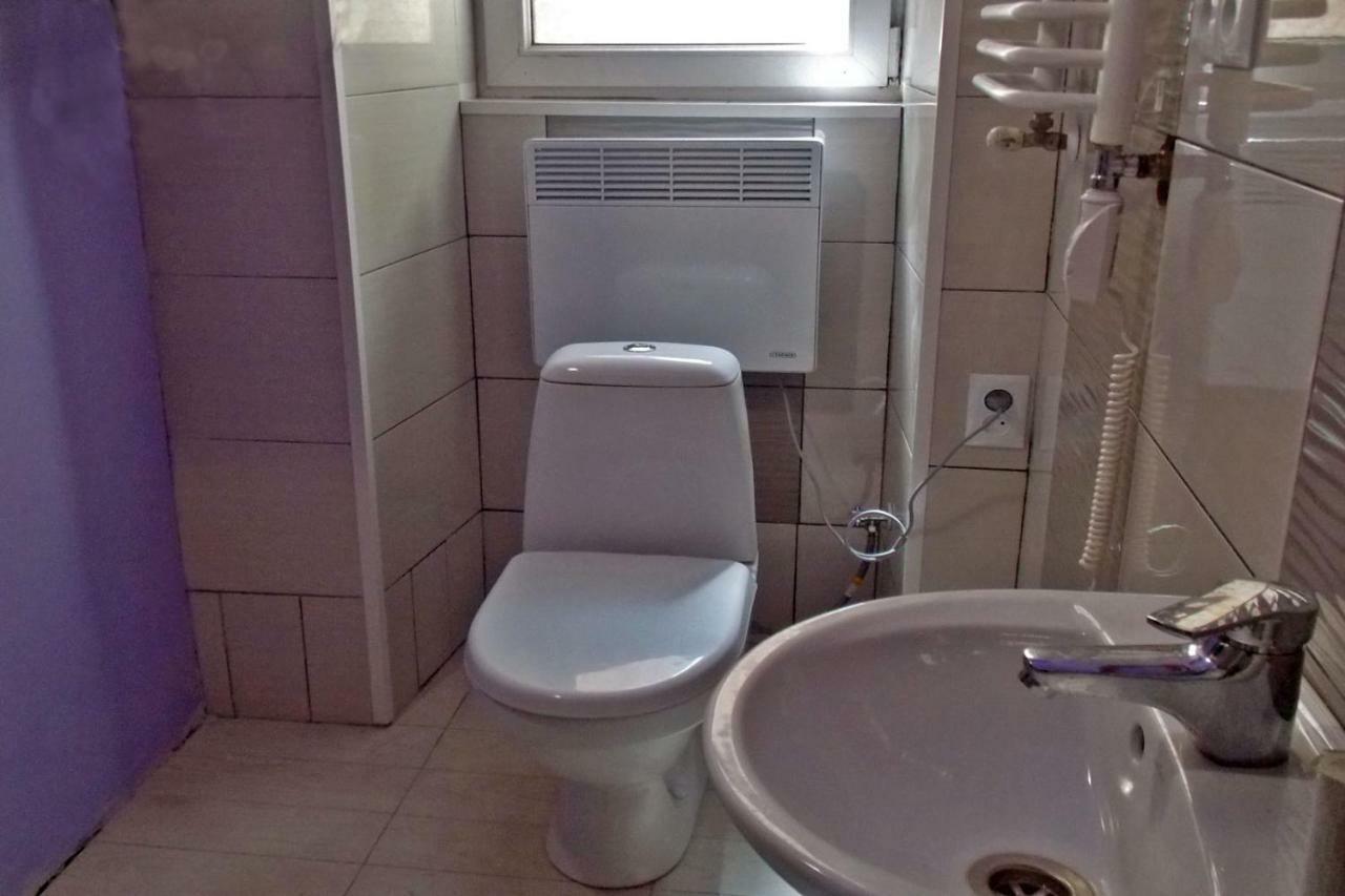 Apartment At Teodora Sqr Lviv Extérieur photo