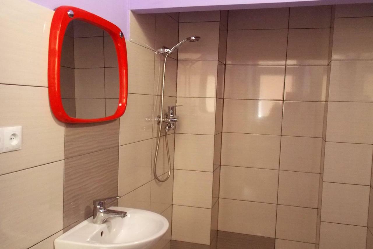 Apartment At Teodora Sqr Lviv Extérieur photo